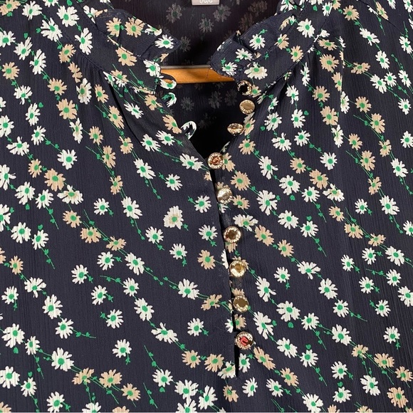 Tommy Hilfiger Navy Floral Lightweight Blouse with Ruffled Neckline and Buttons - Picture 3 of 10